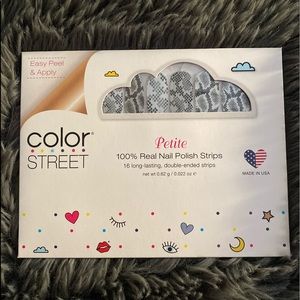 Petite Color Street Nails